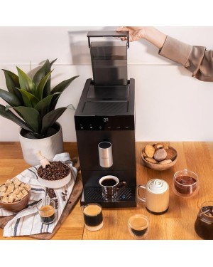 Cafetera con pantalla táctil y diseño moderno. Guarda tu configuración de café favorita.