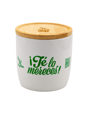 Taza moderna para infusiones en cerámica de alta calidad.