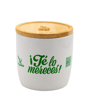 Taza moderna para infusiones en cerámica de alta calidad.