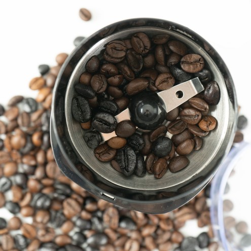 Detalle del molinillo eléctrico JOCCA con cuchillas de acero inoxidable.