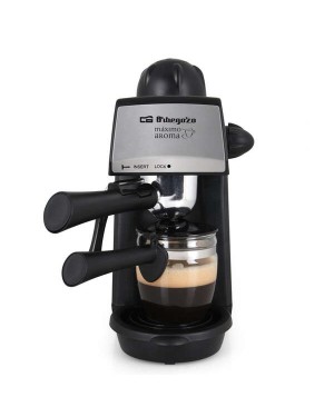 Imagen frontal de la cafetera Orbegozo EXP 4600 a presión con vaporizador con jarra de cristal.